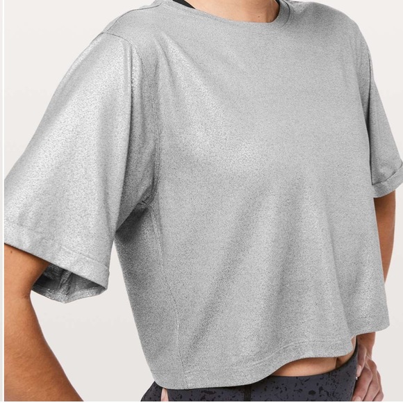 Lululemon SoulCycle To The Beat crop tee NWT LIMITED EDITION Size 4 Metal Gray - Picture 7 of 15